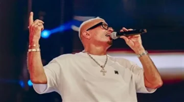 عمرو دياب يختار مفتاح الحياة ويرتبط بالمتحف المصري الكبير في حفل دبي الغنائي